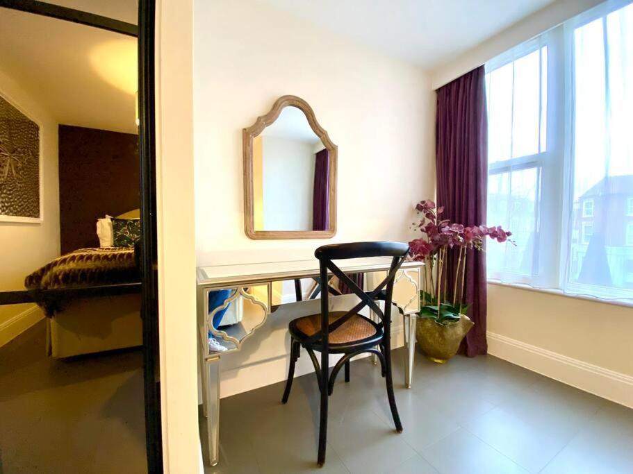 Stunning Apartment - 1 Minute Walk To Poole Quay - Great Location - Free Parking - Fast Wifi - Smart Tv - Newly Decorated - Sleeps Up To 2! Close To Poole & Bournemouth & Sandbanks Exterior photo
